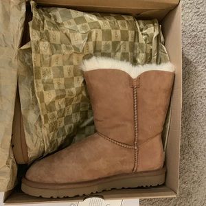 UGG Shoes - UGG BOOTS UGG Shoes - UGG BOOTS